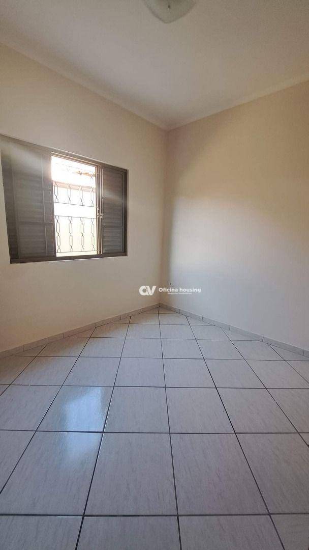 Casa à venda com 3 quartos, 75m² - Foto 3