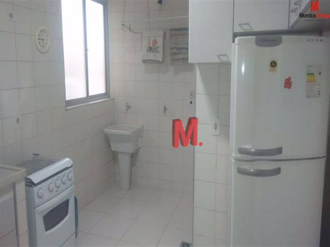 Apartamento à venda com 2 quartos, 74m² - Foto 4