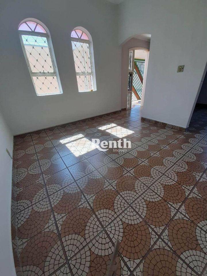 Casa à venda com 3 quartos, 484M2 - Foto 1