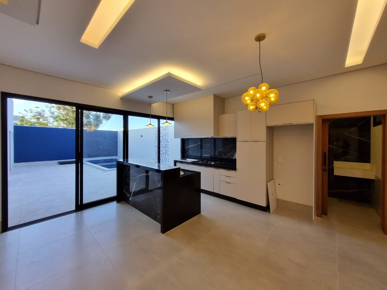 Casa à venda com 3 quartos, 186m² - Foto 4