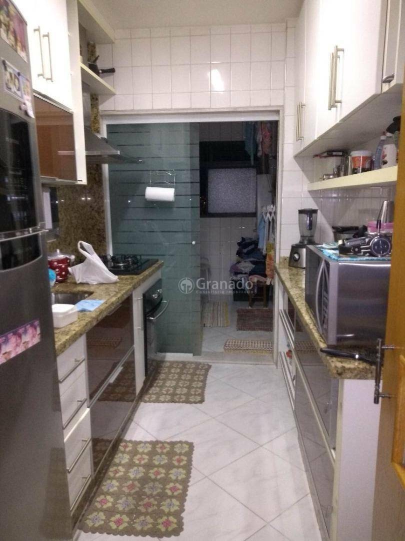 Apartamento à venda com 3 quartos, 75m² - Foto 3