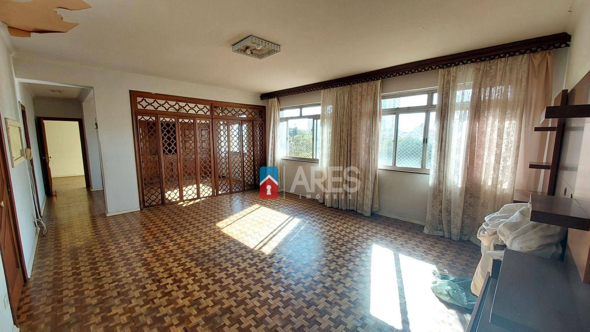 Apartamento para alugar com 3 quartos, 170m² - Foto 1