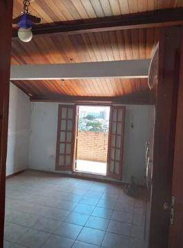 Sobrado à venda com 4 quartos, 100m² - Foto 1