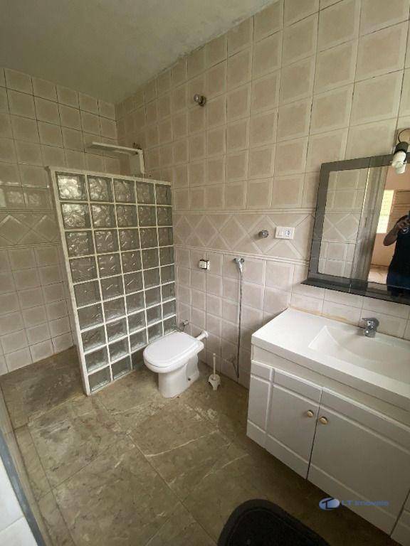 Casa à venda e aluguel com 3 quartos, 180m² - Foto 11