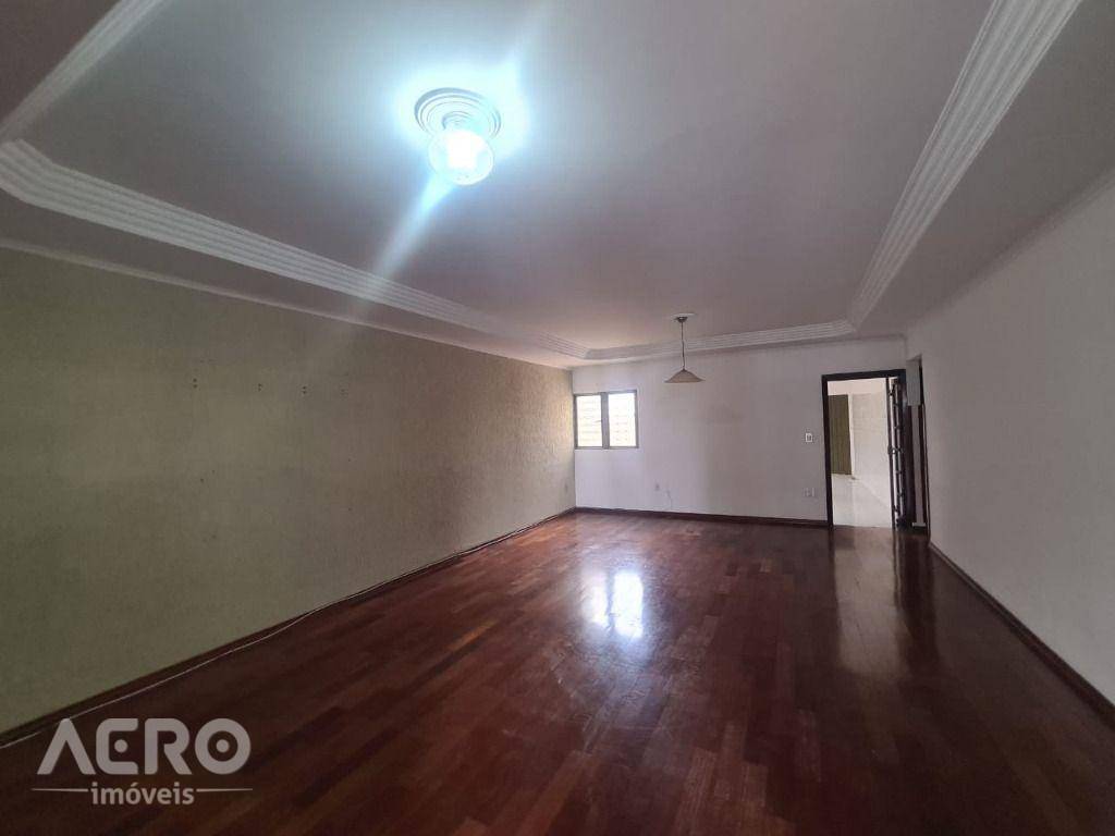 Casa à venda com 3 quartos, 223m² - Foto 16