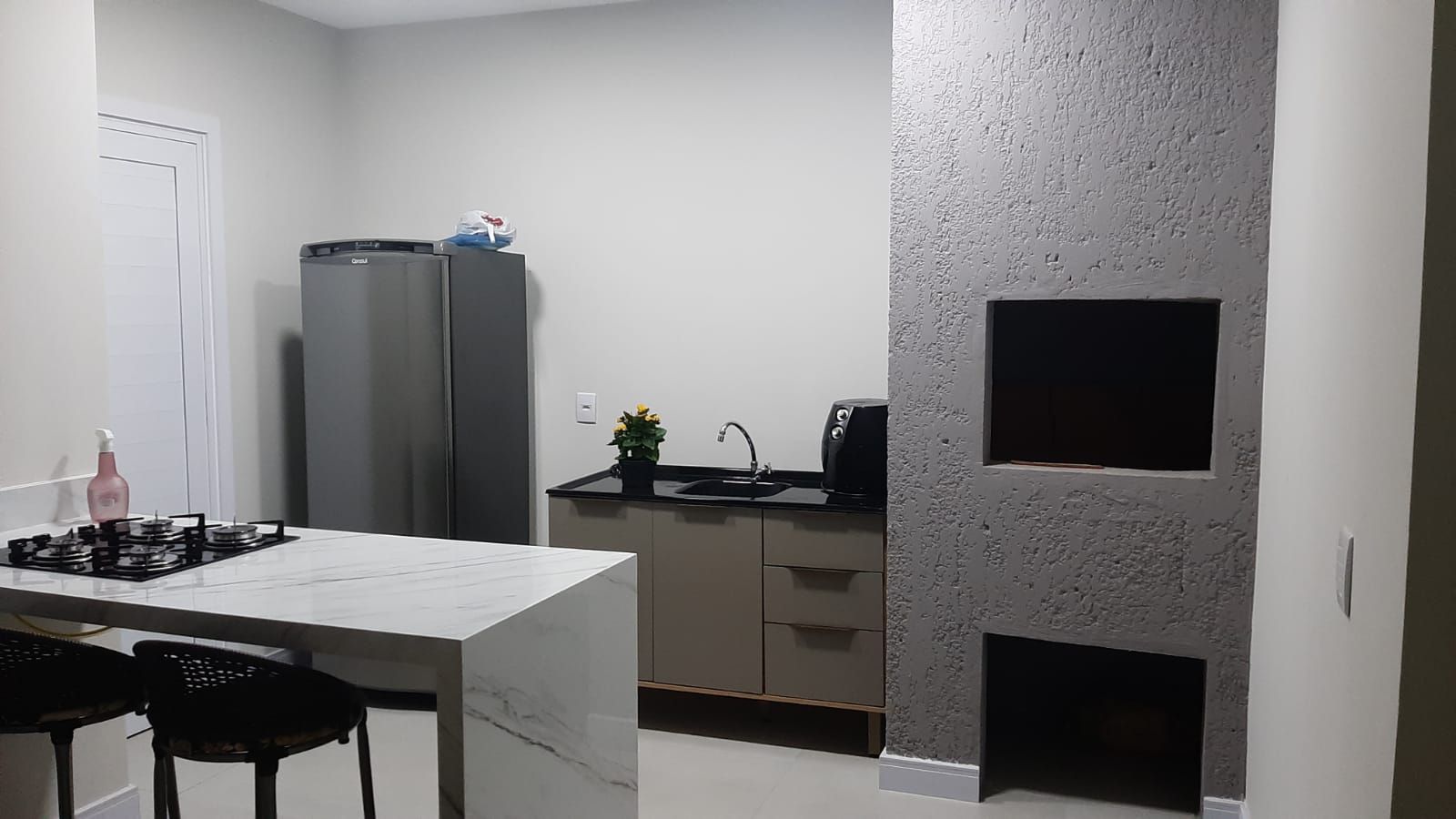 Casa à venda com 2 quartos, 75m² - Foto 9