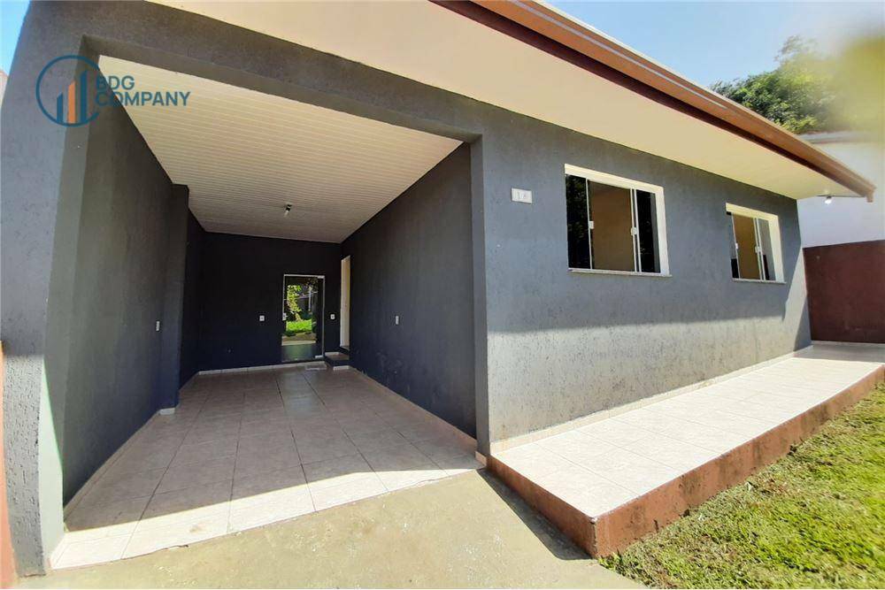 Casa à venda com 2 quartos, 90m² - Foto 2