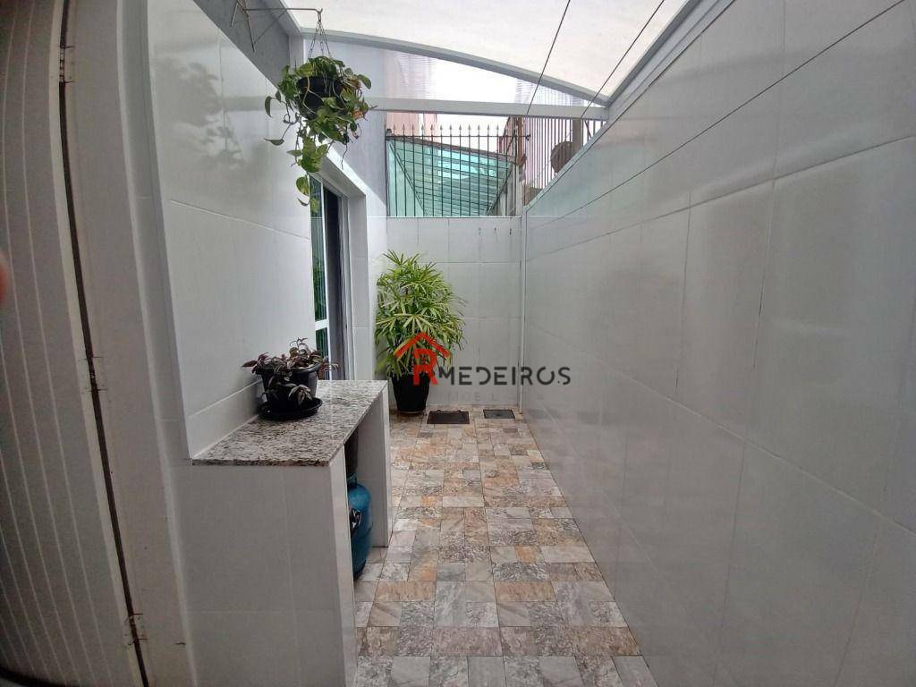 Sobrado à venda com 3 quartos, 300m² - Foto 32