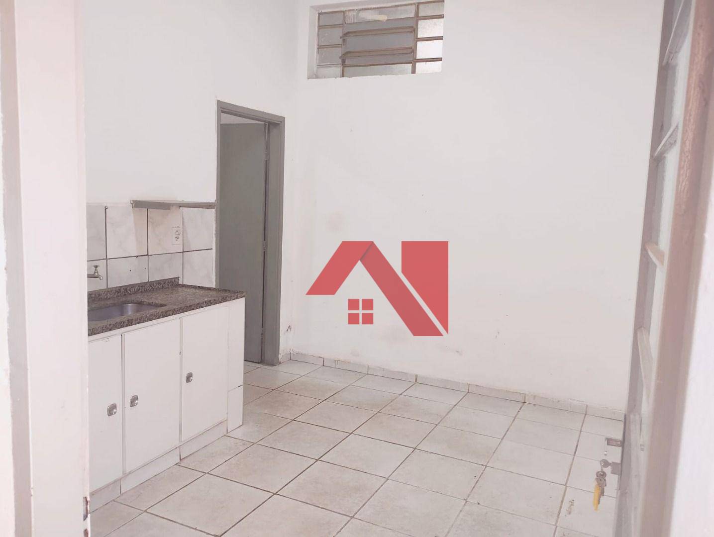 Casa para alugar com 1 quarto, 120m² - Foto 1