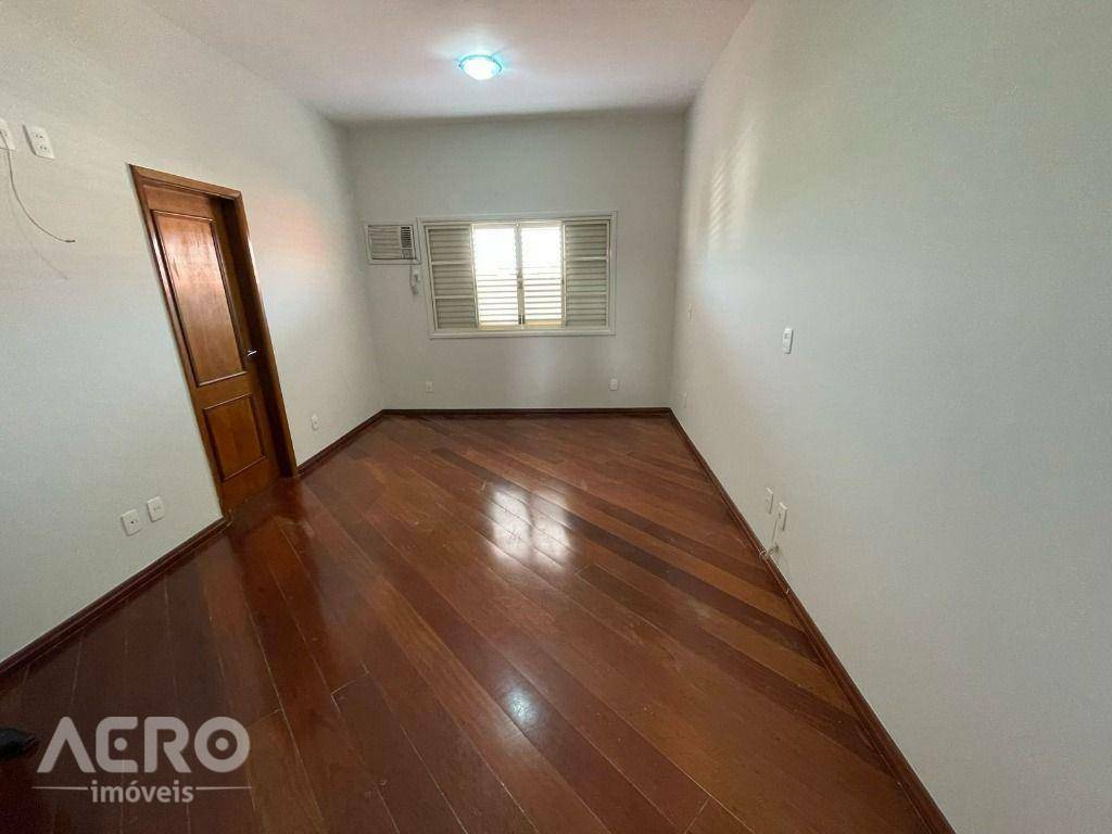 Casa de Condomínio para alugar com 4 quartos, 410m² - Foto 41