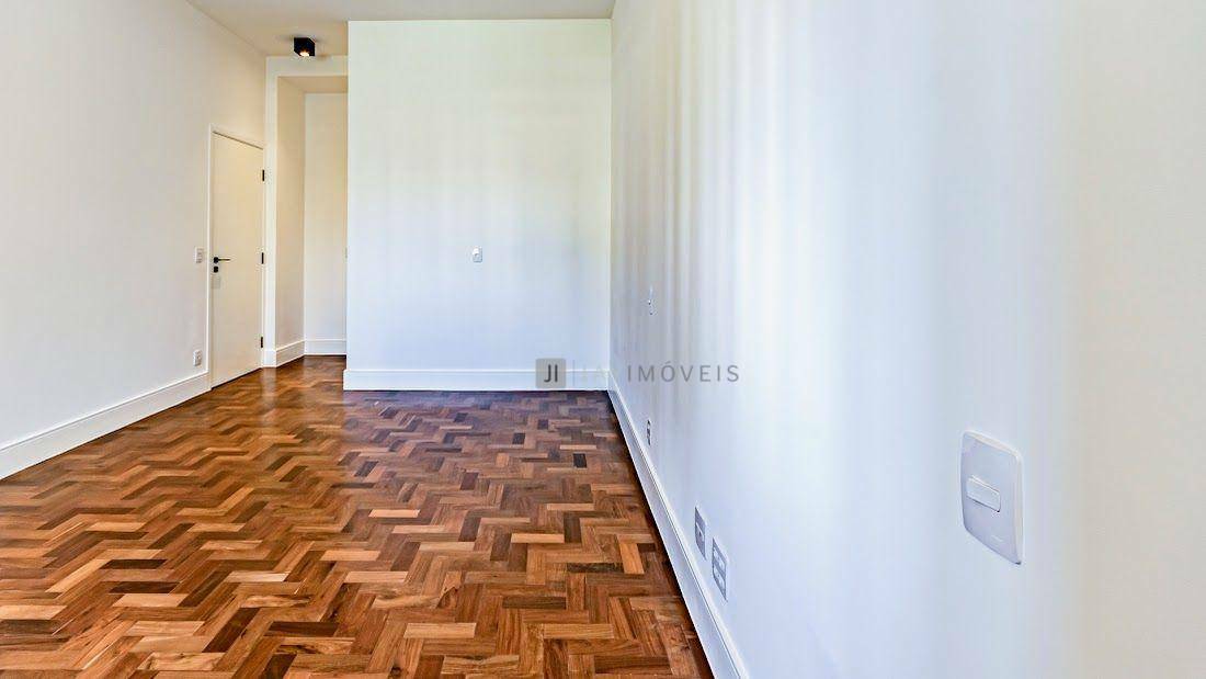 Apartamento à venda com 3 quartos, 212m² - Foto 15