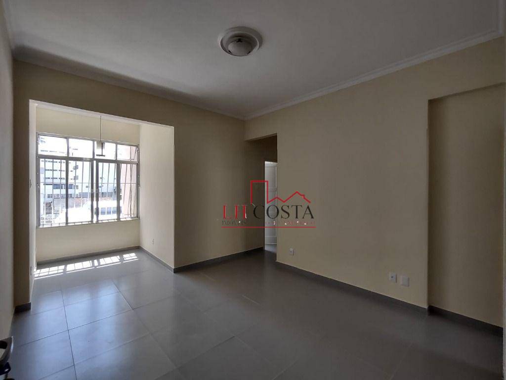 Apartamento à venda com 2 quartos, 70m² - Foto 1