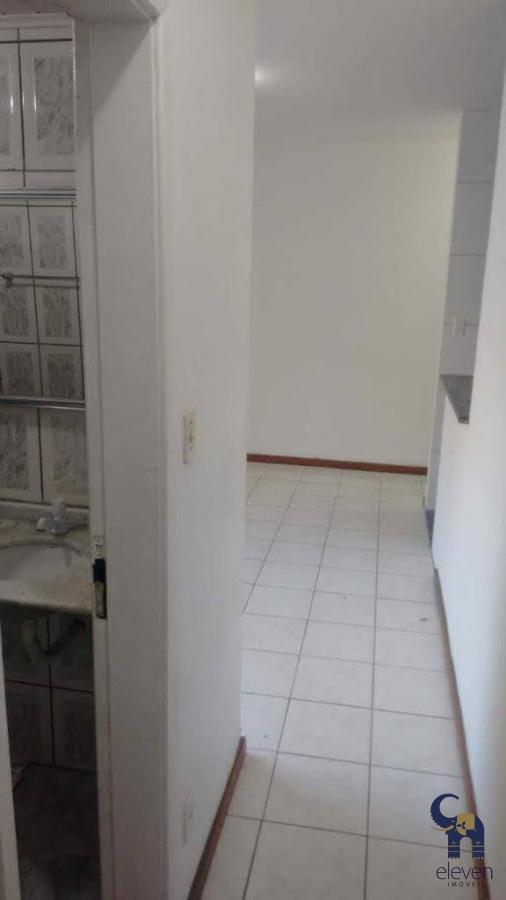 Apartamento à venda com 3 quartos, 75m² - Foto 13