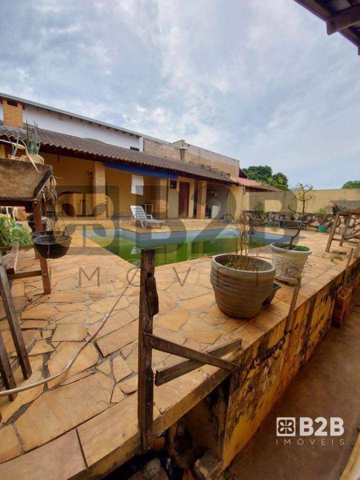 Casa à venda com 5 quartos, 232m² - Foto 5