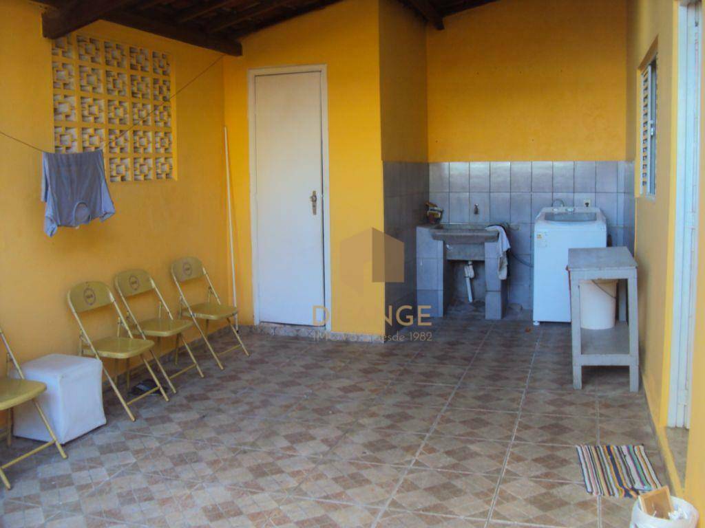 Casa à venda com 3 quartos, 140m² - Foto 2