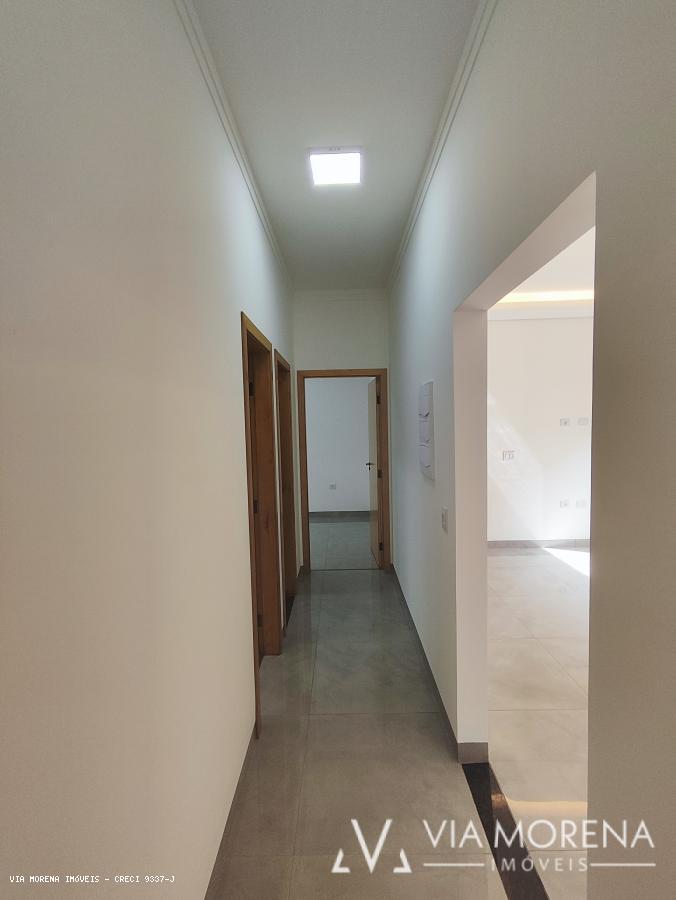 Casa à venda com 3 quartos, 250m² - Foto 8