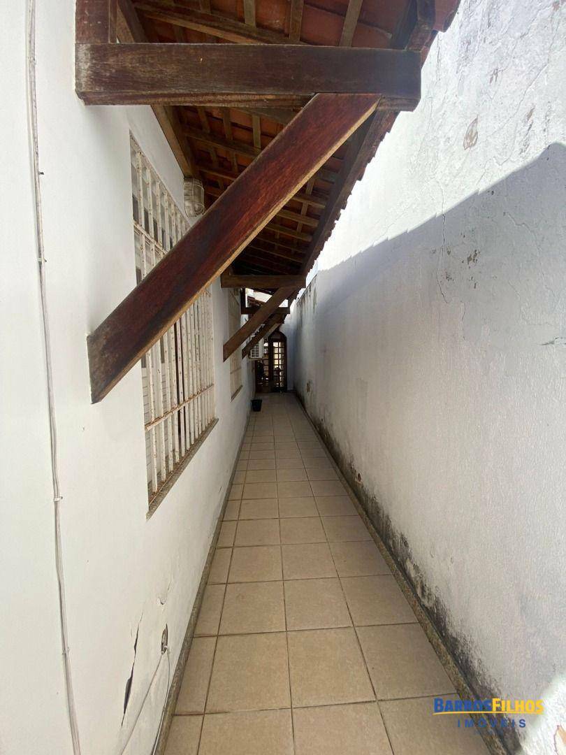 Casa à venda com 3 quartos, 210M2 - Foto 13
