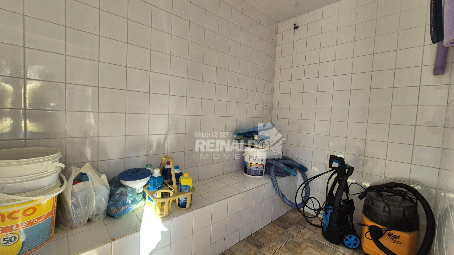 Casa de Condomínio para alugar com 4 quartos, 239m² - Foto 34