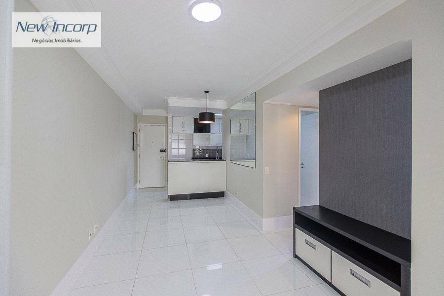 Apartamento à venda com 2 quartos, 70m² - Foto 4