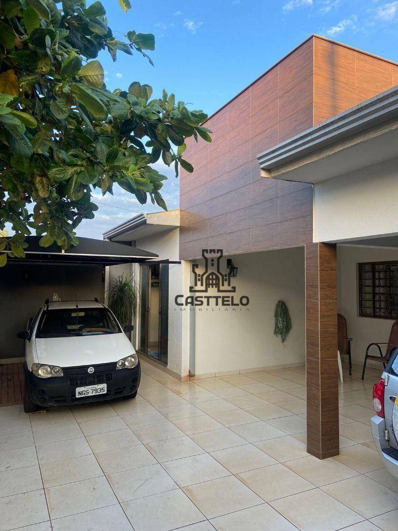 Casa à venda com 3 quartos, 178m² - Foto 2