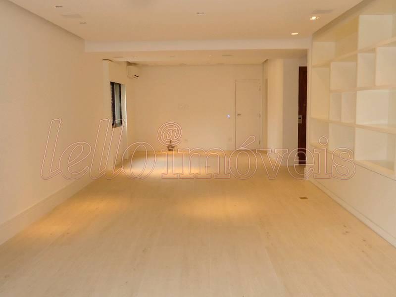 Apartamento para alugar com 3 quartos, 180m² - Foto 7