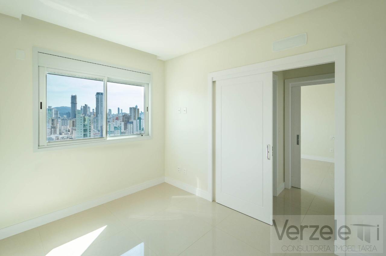 Apartamento à venda com 4 quartos, 146m² - Foto 23