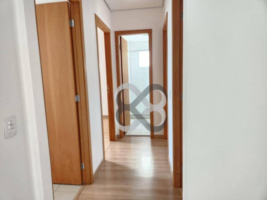 Apartamento para alugar com 3 quartos, 84m² - Foto 9