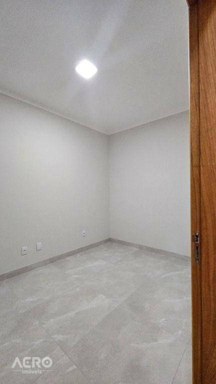 Casa à venda com 3 quartos, 120m² - Foto 13