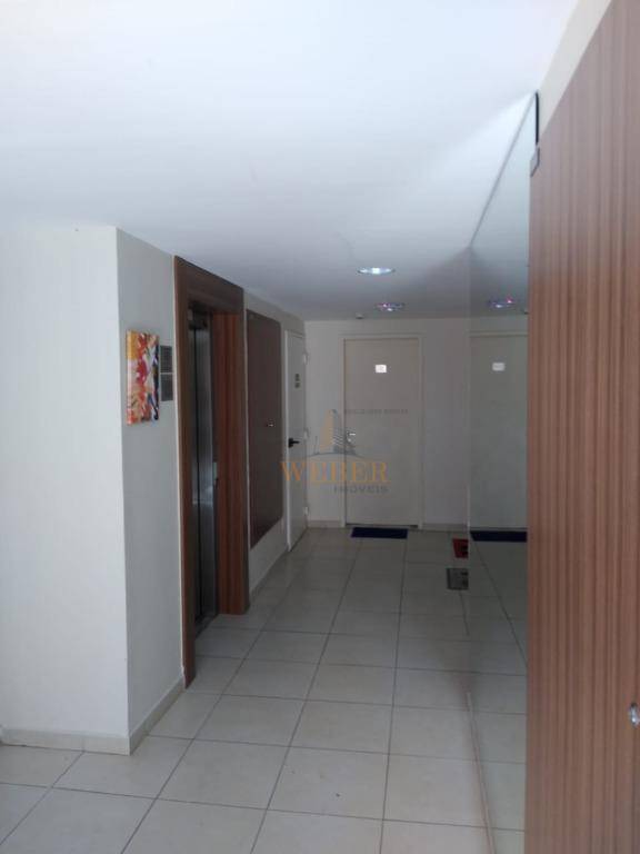 Apartamento à venda com 2 quartos, 70m² - Foto 27