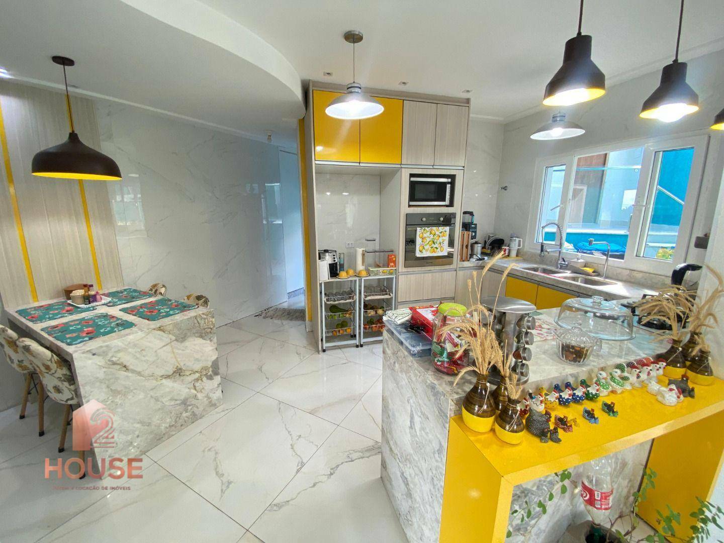 Casa de Condomínio para alugar com 4 quartos, 300m² - Foto 15