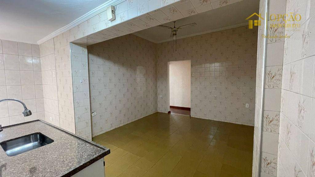 Casa para alugar com 2 quartos, 90m² - Foto 7