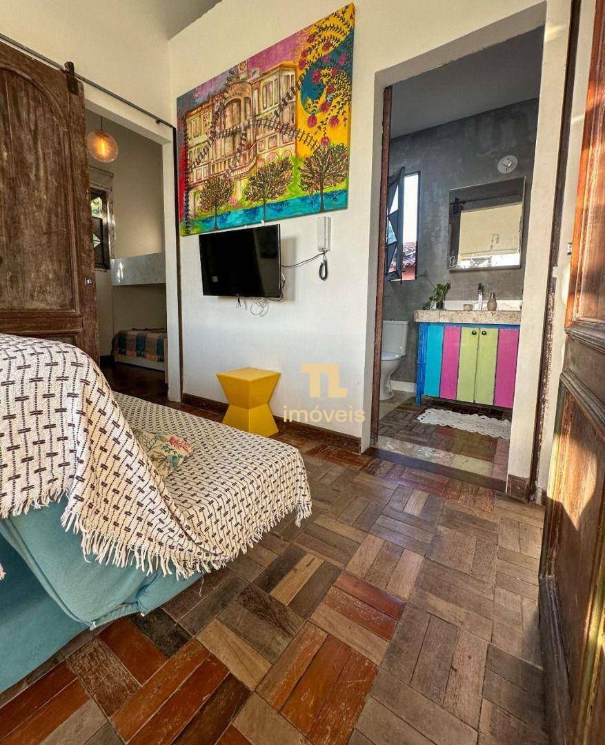 Casa à venda com 3 quartos, 250m² - Foto 2