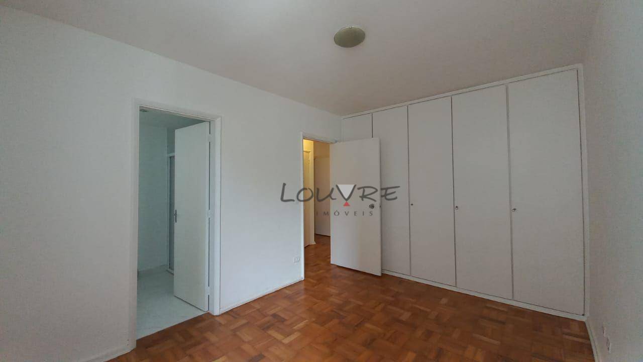 Apartamento para alugar com 3 quartos, 135m² - Foto 10