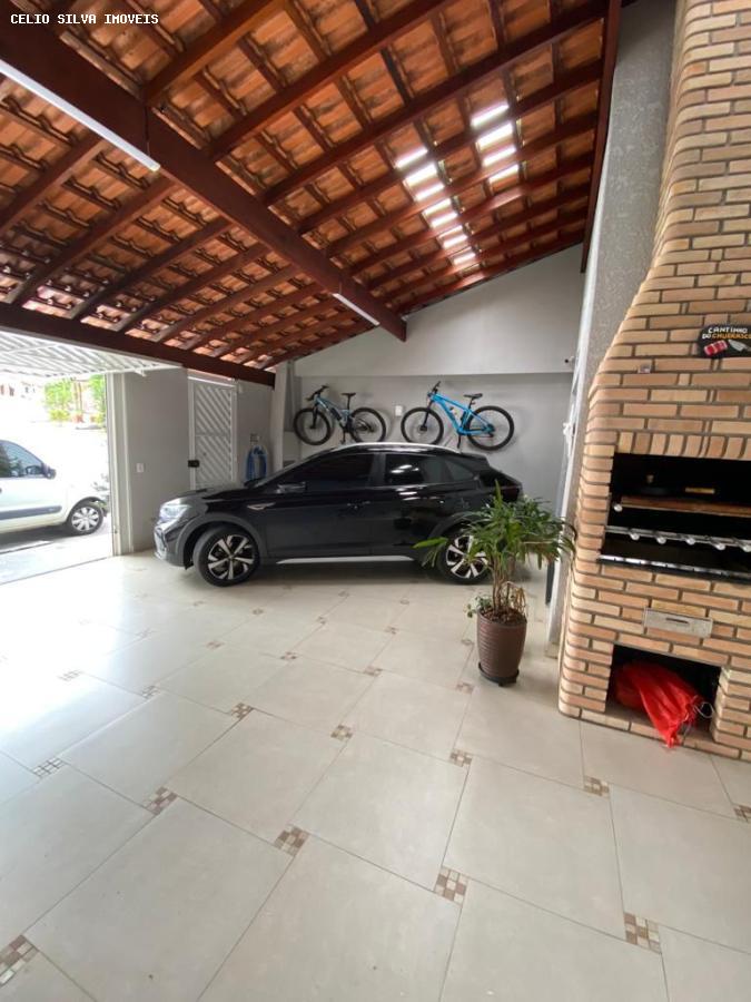 Casa à venda com 3 quartos, 187m² - Foto 3