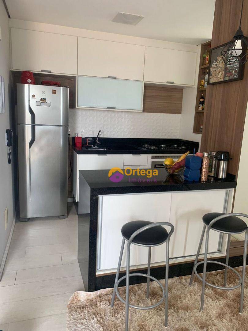 Apartamento à venda com 2 quartos, 69m² - Foto 2