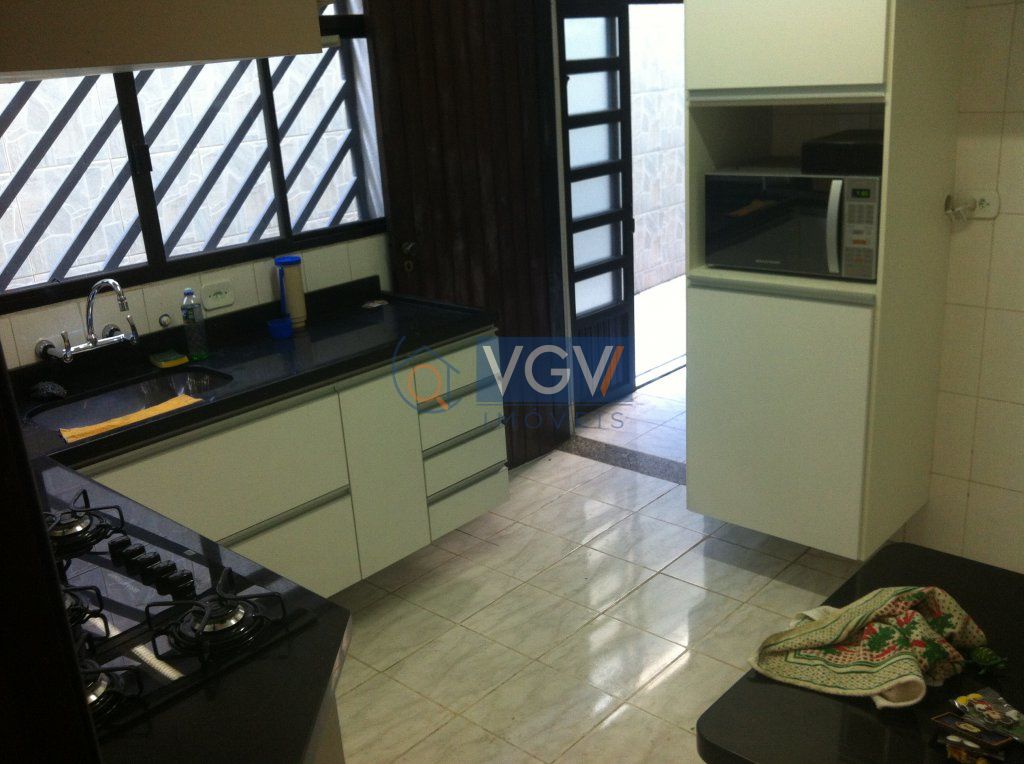 Casa à venda com 3 quartos, 150m² - Foto 7