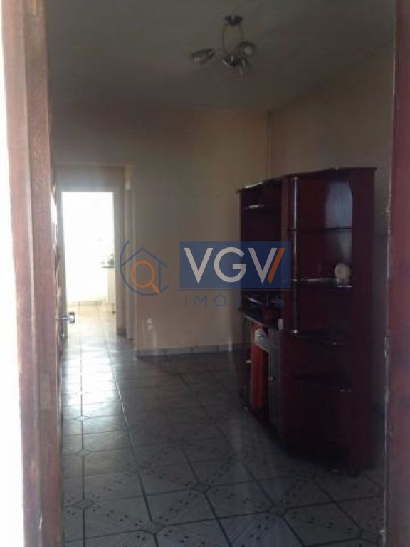 Casa à venda com 2 quartos, 85m² - Foto 2