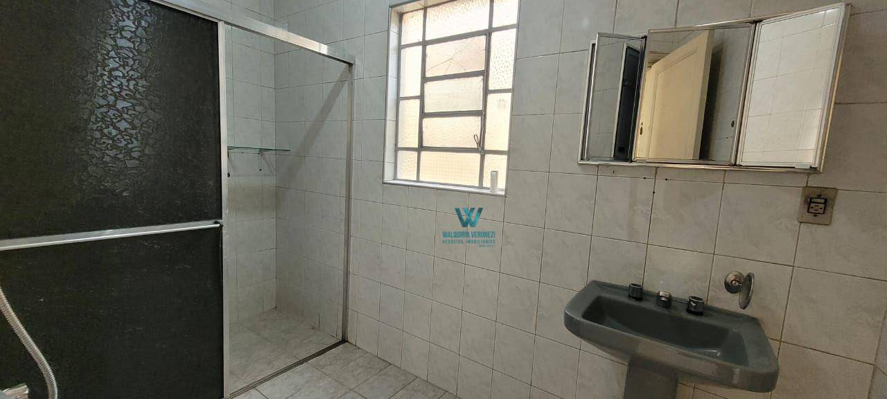 Casa para alugar com 3 quartos, 104m² - Foto 2