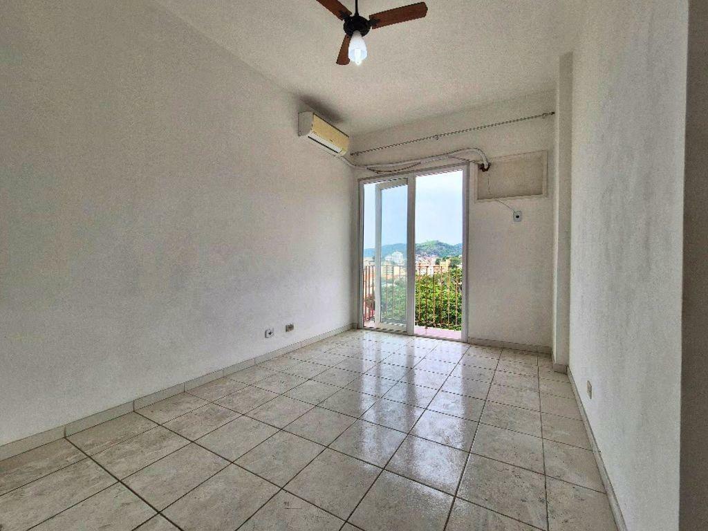 Apartamento à venda com 2 quartos, 70m² - Foto 2