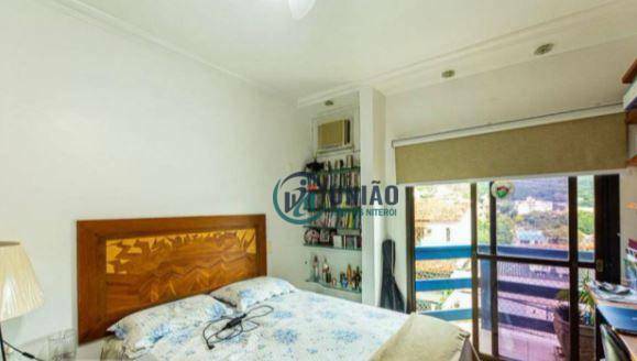 Casa à venda com 4 quartos, 360m² - Foto 14