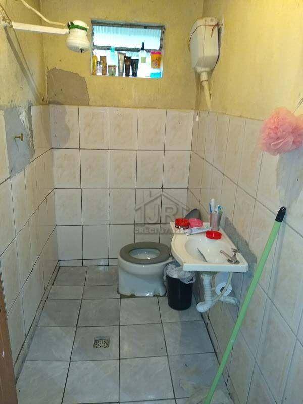 Casa à venda com 2 quartos, 200m² - Foto 11