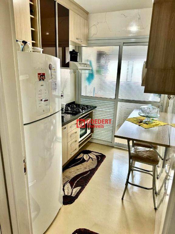 Apartamento à venda com 3 quartos, 77m² - Foto 7