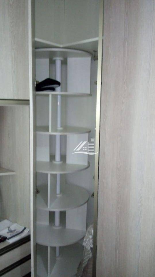 Apartamento à venda com 2 quartos, 75m² - Foto 18