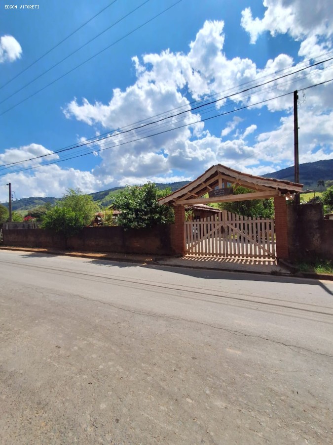 Chácara à venda com 3 quartos, 763m² - Foto 1