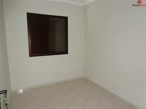 Apartamento para alugar com 2 quartos, 65m² - Foto 8