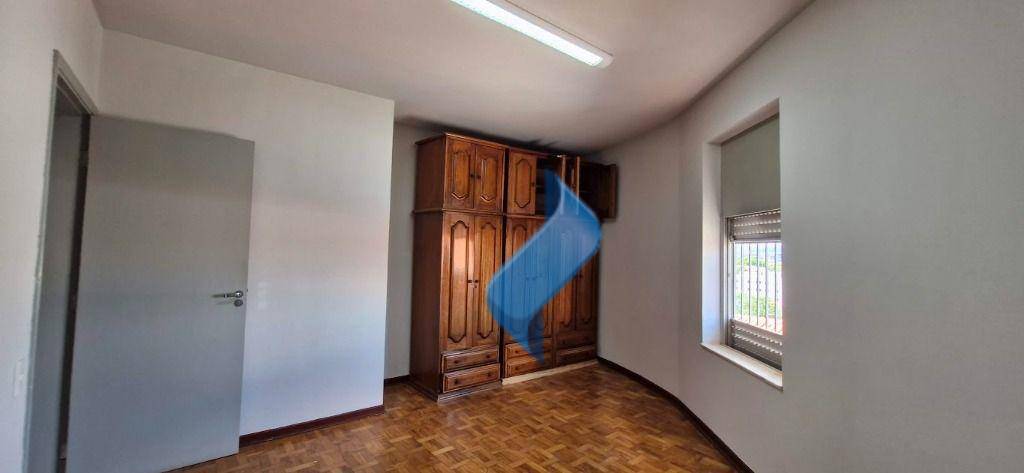 Casa à venda com 4 quartos, 278m² - Foto 11