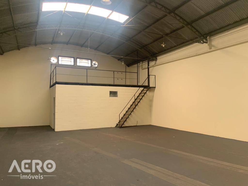 Depósito-Galpão-Armazém para alugar, 330m² - Foto 5