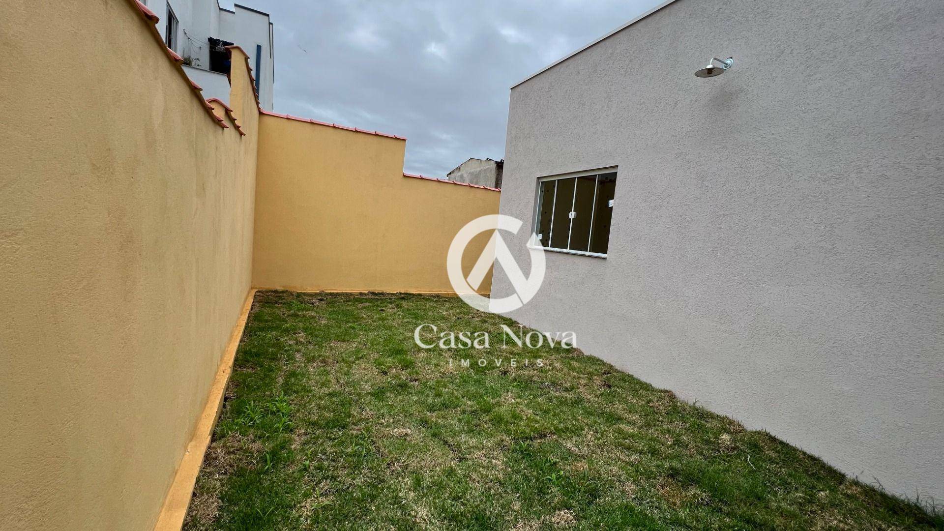 Casa à venda com 3 quartos, 100m² - Foto 3