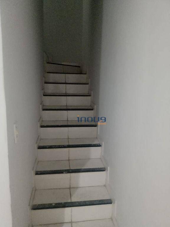 Casa à venda com 3 quartos, 80m² - Foto 13