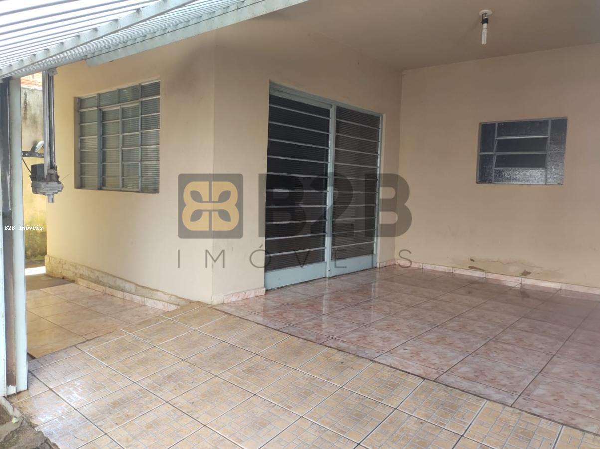 Casa à venda com 3 quartos, 109m² - Foto 2